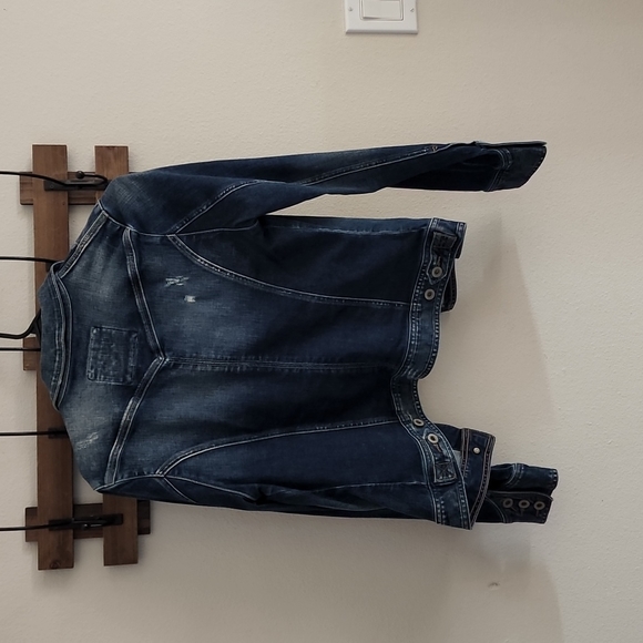 Guess distressed jean jacket size medium - Picture 2 of 4